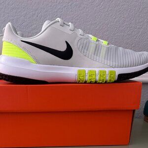 New,Size 9 - Nike Flex Control 4 Spruce Aura Volt